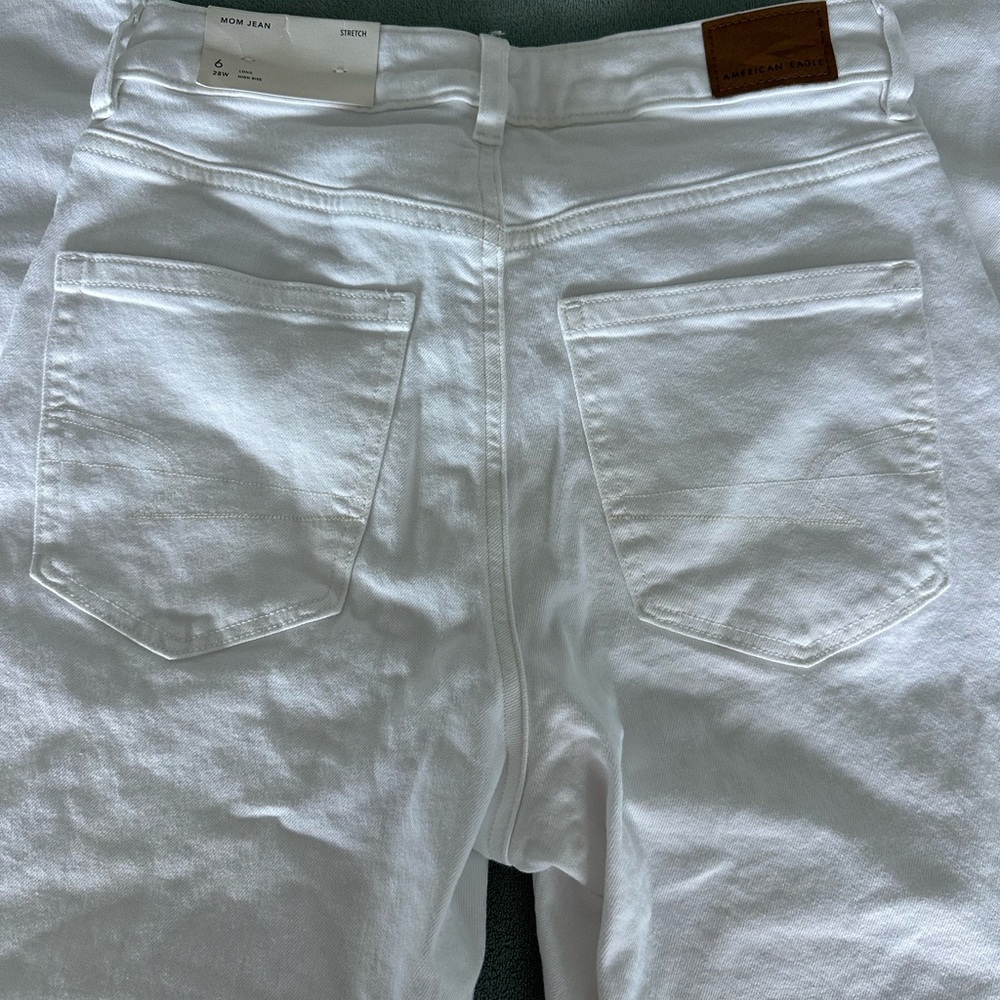 American Eagle Mom Jeans Bright White stretch size 6 28W long, new with tags. - Picture 8 of 16